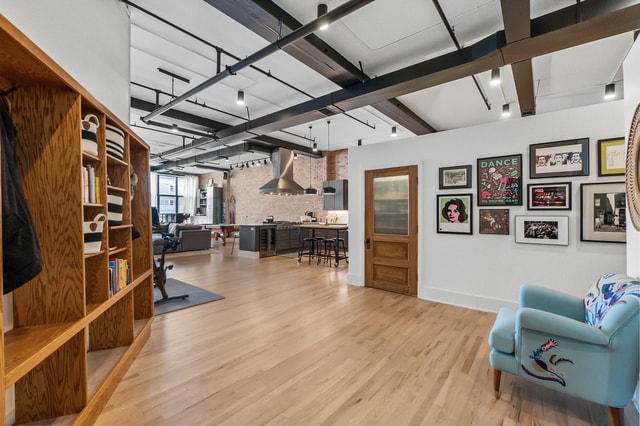 property at 1617 S Michigan Ave