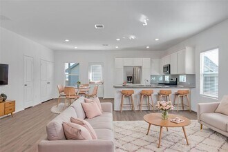 101 Rioja in Kyle, TX - Building Photo - Building Photo