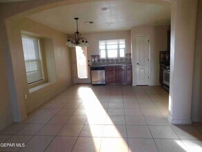 4529 Hugo Reyes St in El Paso, TX - Building Photo - Building Photo