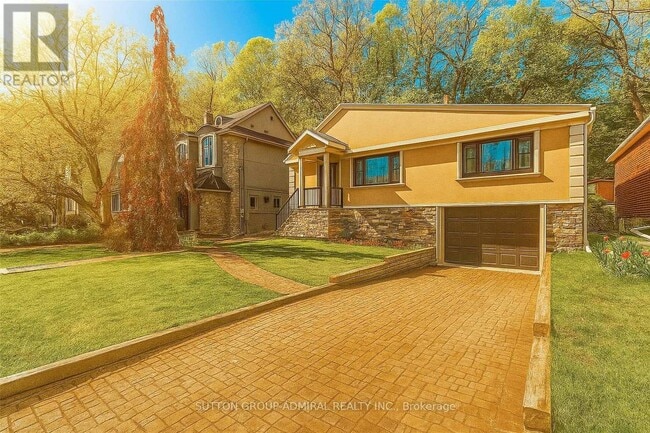 property at 182 S Kingsway