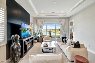 9209 Cayman Dr in Naples, FL - Building Photo - Building Photo