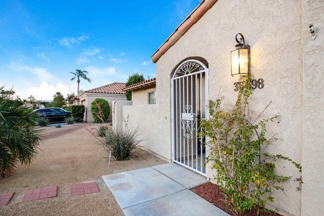 36698 Camino Del Mar in Cathedral City, CA - Building Photo - Building Photo