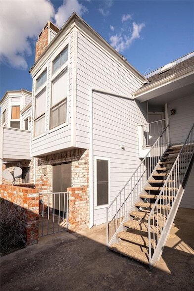 3414 Country Club Dr W, Unit 232 in Irving, TX - Foto de edificio - Building Photo