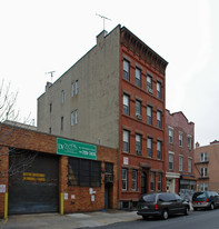 571 Driggs Ave Apartments