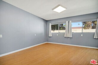 15157 Valleyheart Dr in Los Angeles, CA - Building Photo - Building Photo