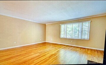 136 Tunxis Village in Farmington, CT - Building Photo - Building Photo