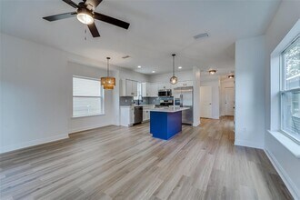 1933 W Chestnut St in Tampa, FL - Building Photo - Building Photo