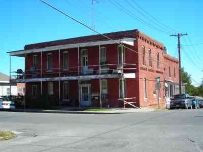 100 N Main St in Carrollton, MO - Building Photo