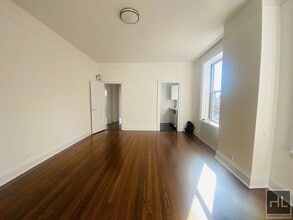 WEST 86 STREET in New York, NY - Building Photo - Building Photo
