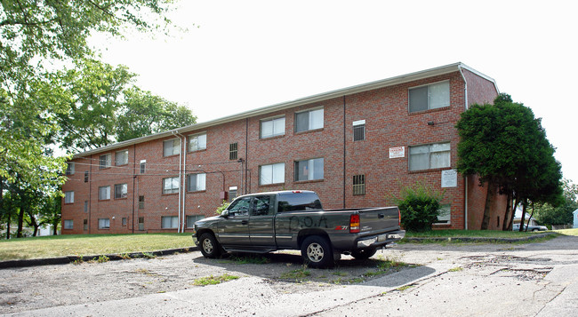 5704 Seymour Ave in Baltimore, MD - Foto de edificio - Building Photo