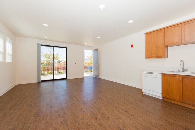 Roundhouse Place in San Luis Obispo, CA - Foto de edificio - Interior Photo