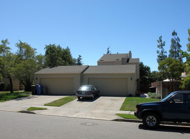 2960 Tachevah Dr in Santa Rosa, CA - Building Photo - Building Photo