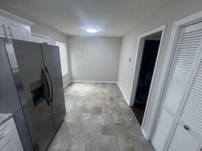 1306 Huntington Dr, Unit D in Murfreesboro, TN - Building Photo - Building Photo