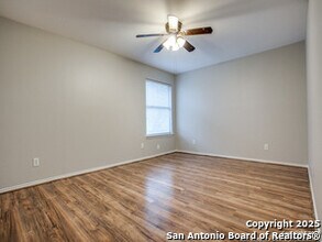 10315 Crystal in Universal City, TX - Building Photo - Building Photo