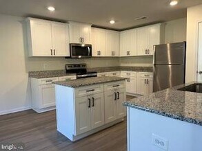 195 Rappahannock Run in Falling Waters, WV - Building Photo - Building Photo