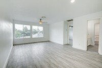 10023 Farrell Dr in Houston, TX - Building Photo - Building Photo