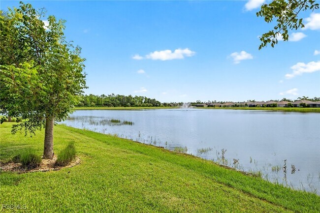 20038 Fiddlewood Ave in North Fort Myers, FL - Building Photo - Building Photo