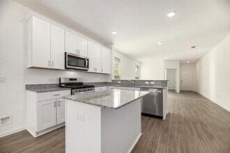 241 Seven Pnes Dr in Willis, TX - Building Photo - Building Photo