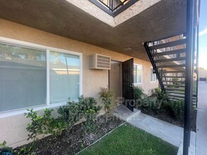 9421 Cedar St in Bellflower, CA - Building Photo - Building Photo