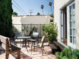 6230 Lindenhurst Ave, Unit 6232 in Los Angeles, CA - Building Photo