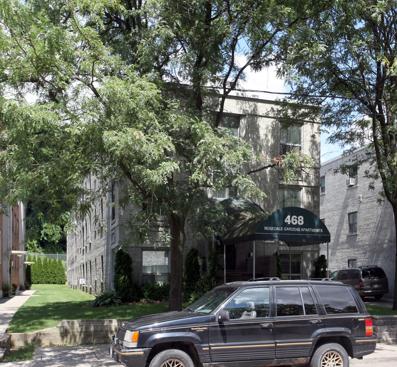 Rosedale Gardens Apartments in Toronto, ON - Building Photo