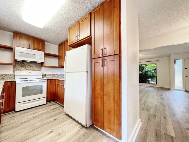 property at 44-105-105 Laha St