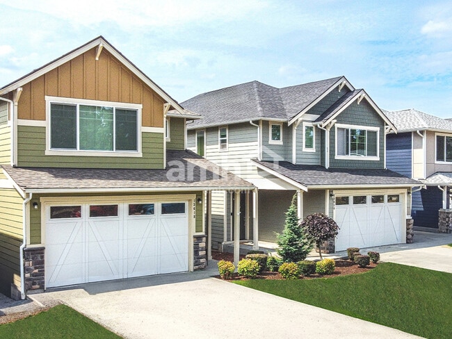 13802 107th Ave Ct E in Puyallup, WA - Foto de edificio - Building Photo