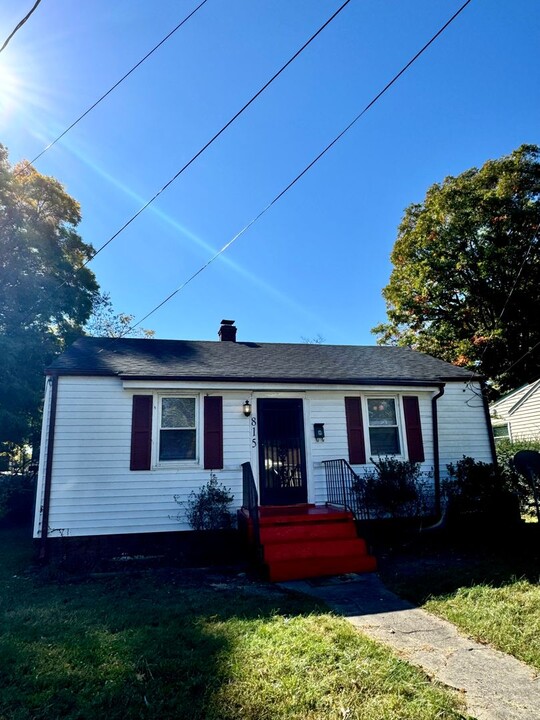 815 Cheatwood Ave in Richmond, VA - Foto de edificio