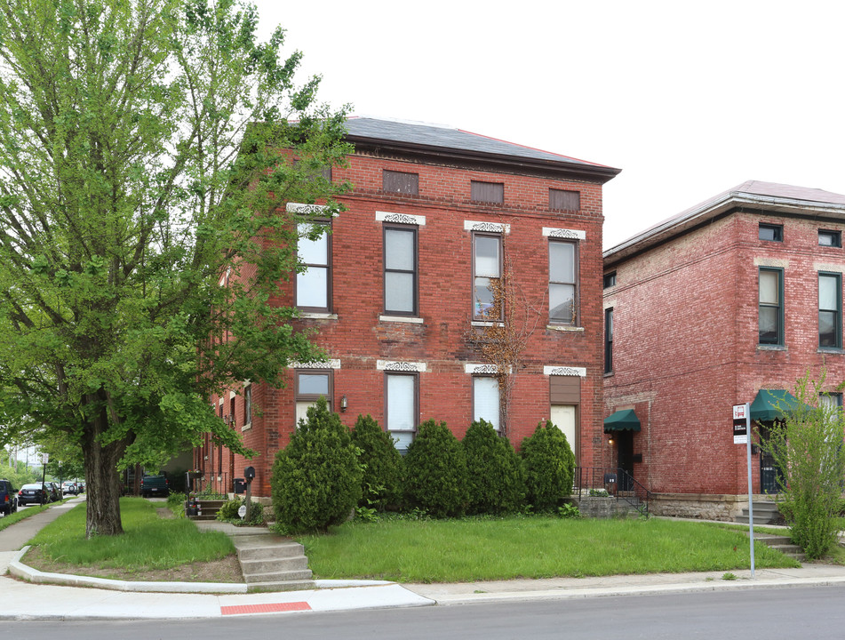 629-631 Oak St in Columbus, OH - Building Photo