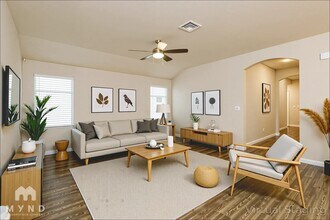 8282 Phantom Fld in San Antonio, TX - Building Photo - Building Photo