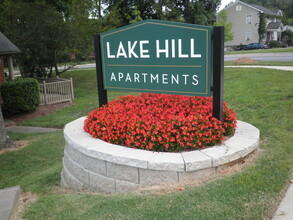 Lake Hill Apartments in Charlotte, NC - Foto de edificio - Building Photo