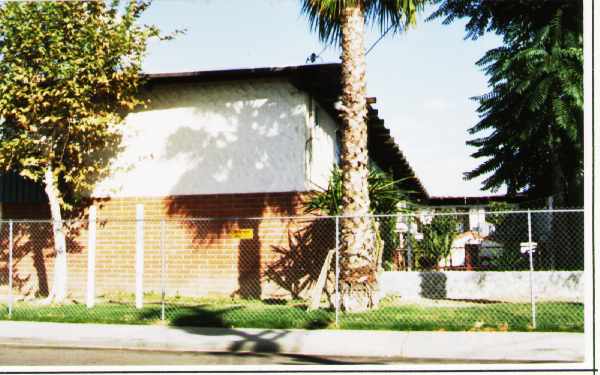 Lincoln Palms in El Cajon, CA - Building Photo - Building Photo