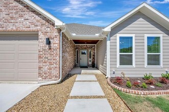 14065 Lost Spurs Rd in Roanoke, TX - Building Photo - Building Photo