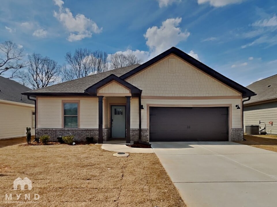 15653 Ruthie Lynn Dr in Athens, AL - Building Photo