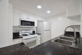 6041 Fulton Ave in Los Angeles, CA - Building Photo - Building Photo
