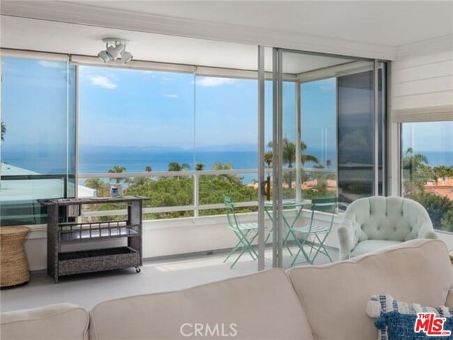 32646 Coastsite Dr in Rancho Palos Verdes, CA - Building Photo - Building Photo