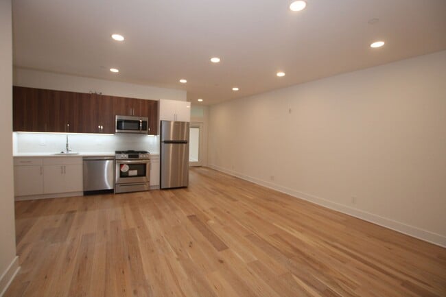 16 N 3rd St in Philadelphia, PA - Building Photo - Building Photo