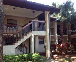 2711 Hammock Ct, Unit 2711 in Clearwater, FL - Building Photo