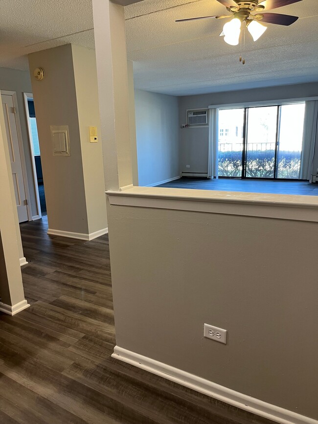 15 E Maple St, Unit AD