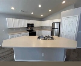 8530 W Chickasaw St in Tolleson, AZ - Foto de edificio - Building Photo