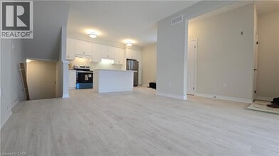 525 Erinbrook Dr in Kitchener, ON - Building Photo - Building Photo