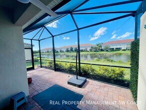 2555 Vine Ave in Naples, FL - Building Photo - Building Photo