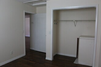 3175 Phoenix Ave, Unit Phoenix #3 in Oldsmar, FL - Foto de edificio - Building Photo