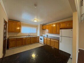 2654 E Saginaw Way in Fresno, CA - Building Photo - Building Photo