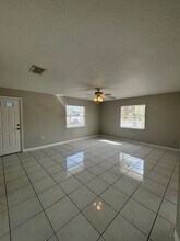 303 Azincourt Ln, Unit Unit B in Kissimmee, FL - Building Photo - Building Photo