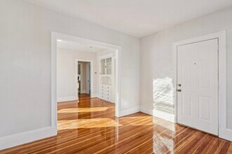 559 Hyde Park Ave in Boston, MA - Building Photo - Building Photo