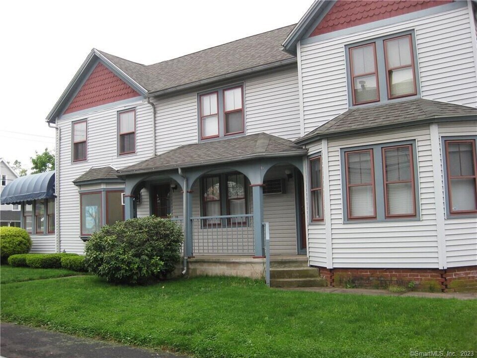 4 Orchard St in Manchester, CT - Building Photo