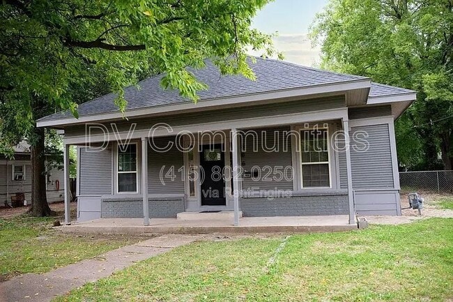 property at 606 E Brin St