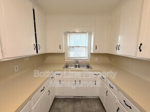 4424 Hovis Rd in Charlotte, NC - Building Photo - Building Photo