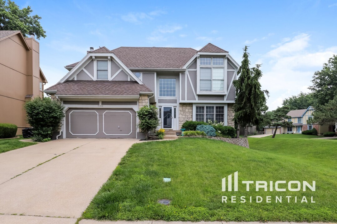 9100 W 126th Terrace in Overland Park, KS - Building Photo